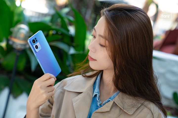 OPPO Reno7 Pro ⣺йè۾ͷᷢ