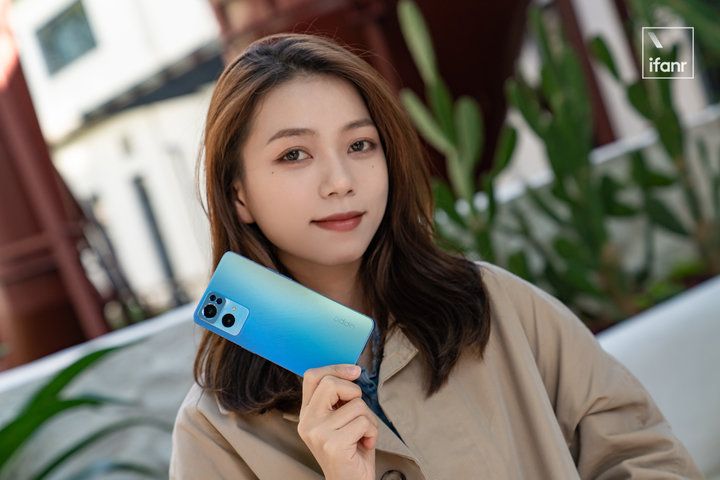 OPPO Reno7 Pro ⣺йè۾ͷᷢ